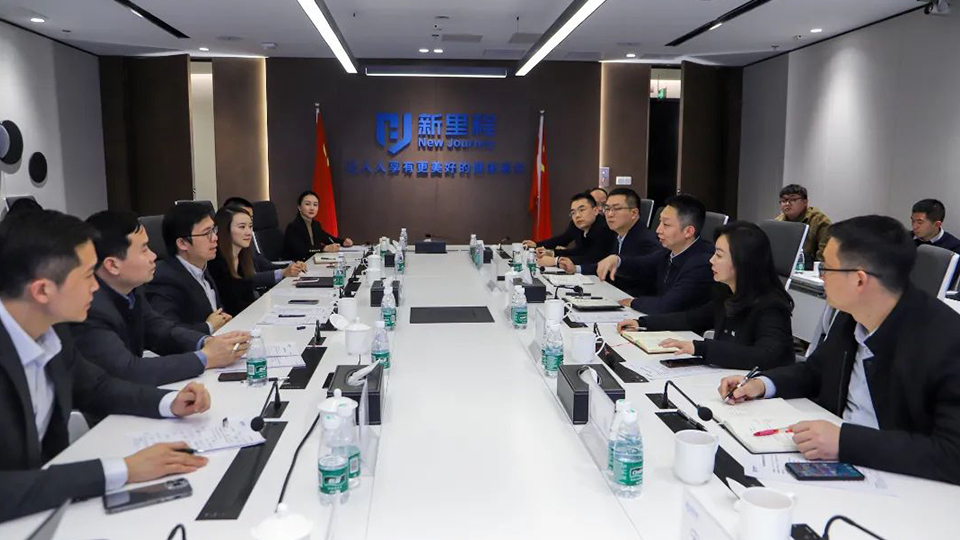崇州市人民政府市長饒程一行到訪pp電子app官網(wǎng)健康集團(tuán)總部