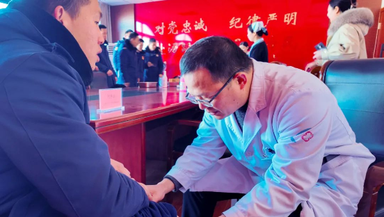 盱眙縣中醫(yī)院為縣消防救援大隊(duì)送上中醫(yī)特色服務(wù)